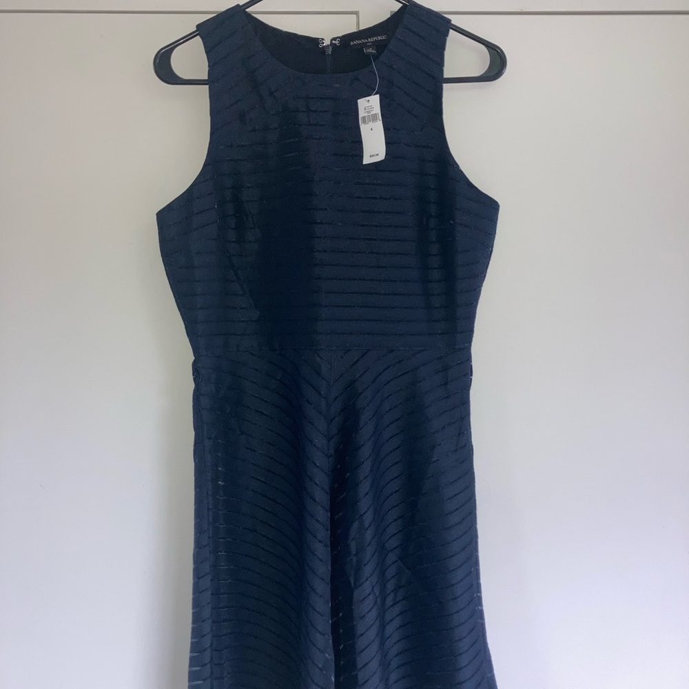 NWT Navy blue Banana Republic dress. Size 4.